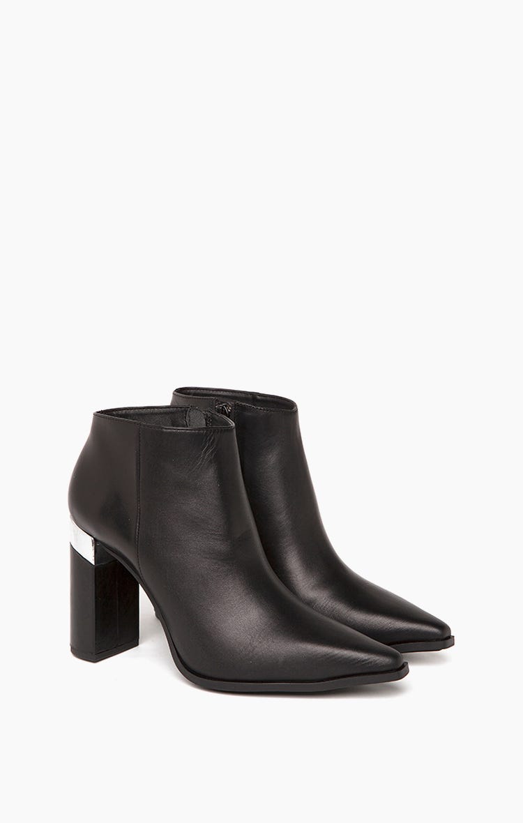 Bota Raven