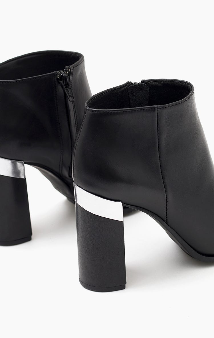 Bota Raven