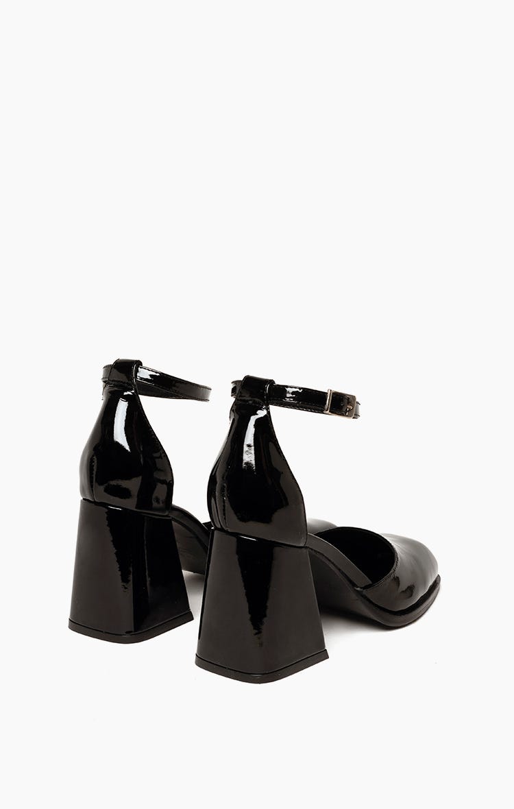 Stiletto Winehouse