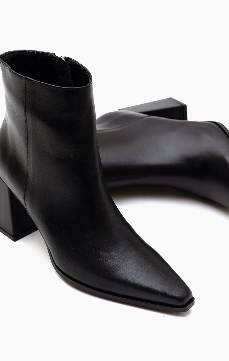 Bota Lucid