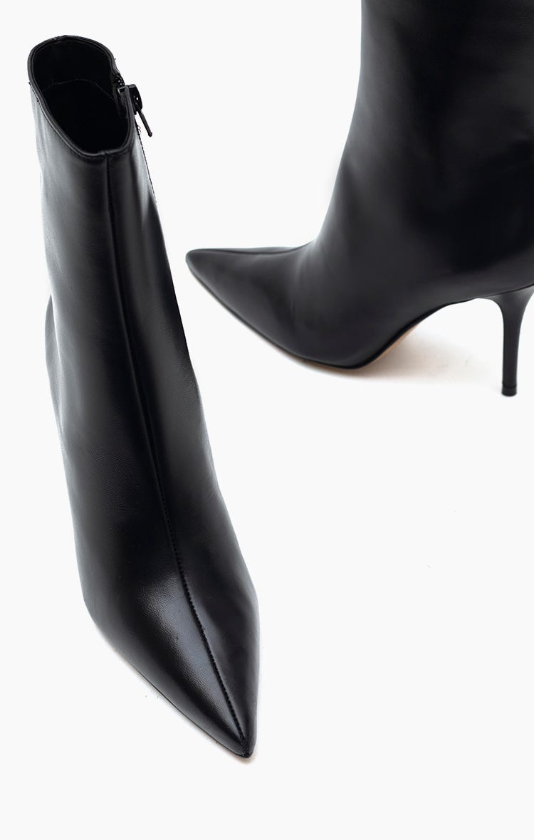 Bota Fausse