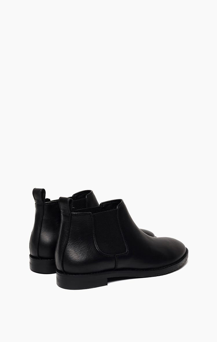 Bota Ravenscroft