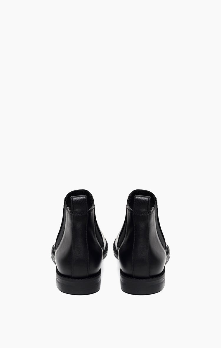 Bota Ravenscroft
