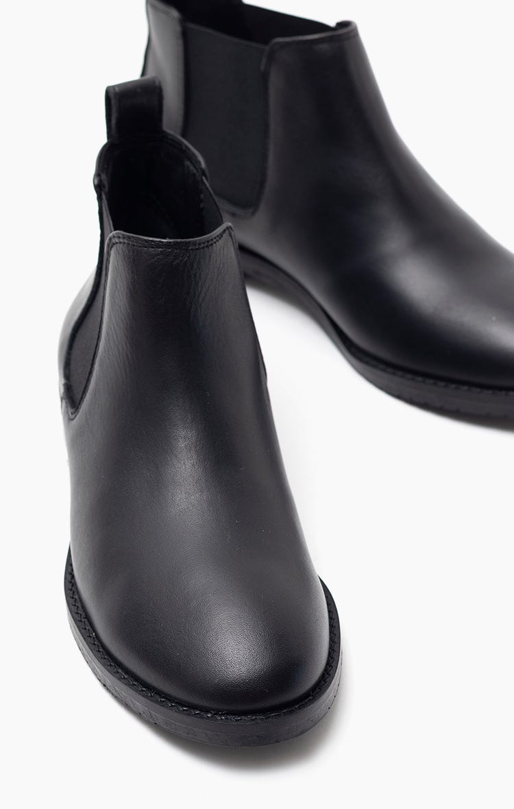 Bota Ravenscroft
